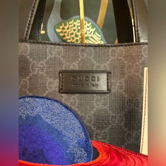 GUCCI🐅LIMITED EDITION GG Supreme Night Courrier TOTE WALLET & BAG CHARM! - Picture 9 of 17